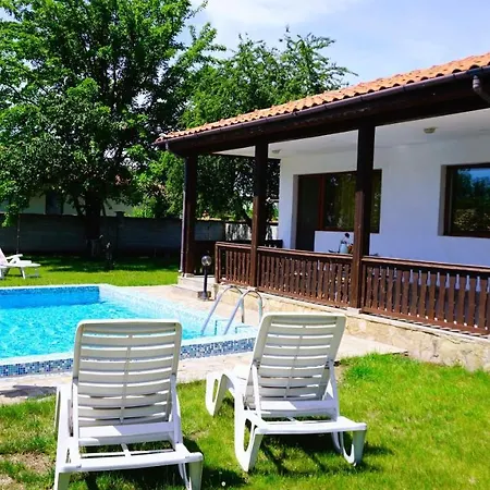 нолан с басейн - Nolan With Private Pool בית נופש *