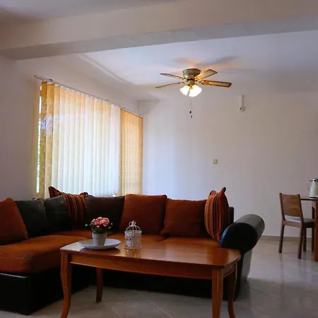 Holiday home нолан с басейн - Nolan With Private Pool *