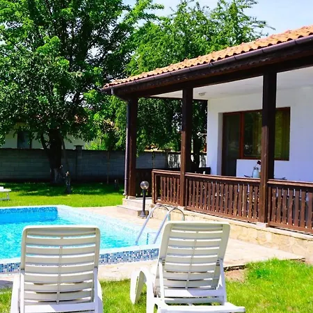 בית נופש нолан с басейн - Nolan With Private Pool