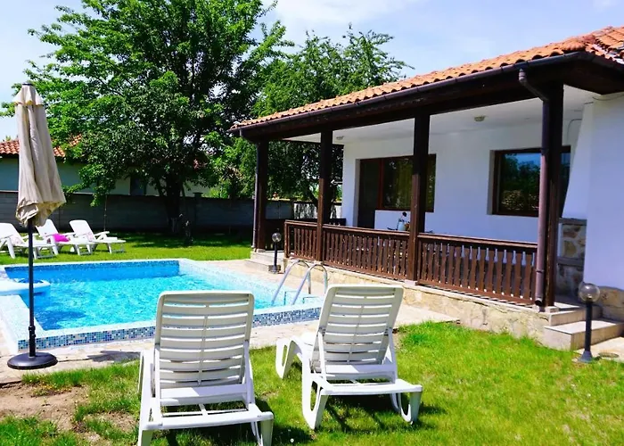 нолан с басейн - Nolan With Private Pool Nyaraló *