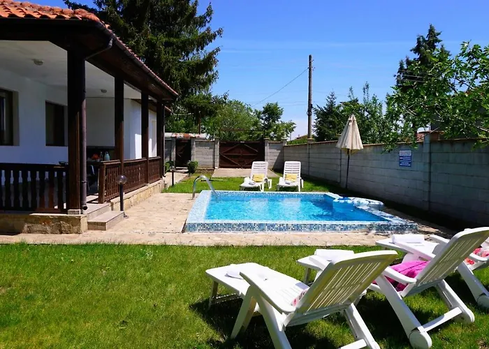 Nyaraló нолан с басейн - Nolan With Private Pool Szokolovo