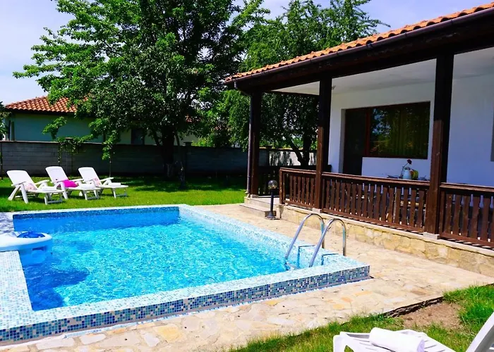 нолан с басейн - Nolan With Private Pool