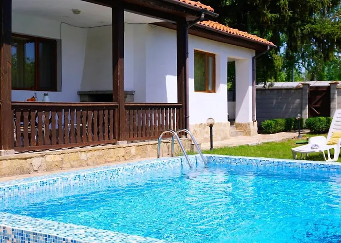 Nyaraló нолан с басейн - Nolan With Private Pool Szokolovo