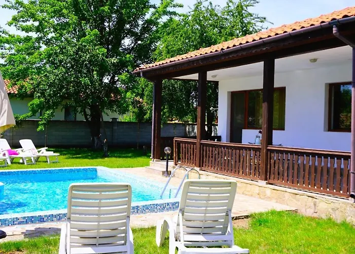 Nyaraló нолан с басейн - Nolan With Private Pool