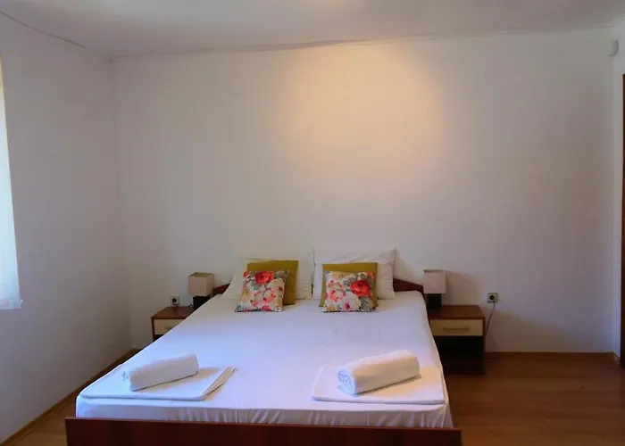 Nyaraló нолан с басейн - Nolan With Private Pool Szokolovo