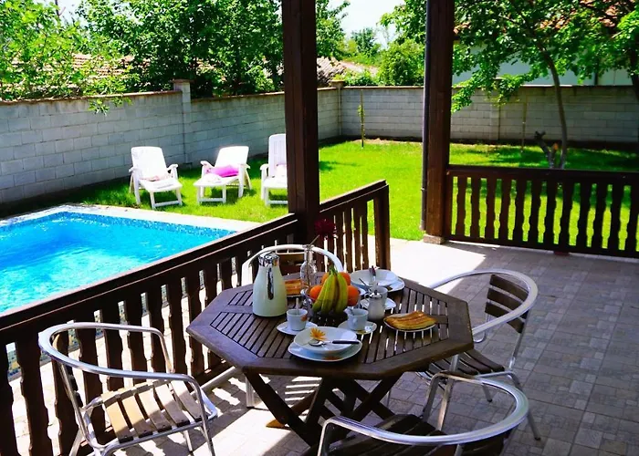 нолан с басейн - Nolan With Private Pool Nyaraló Szokolovo