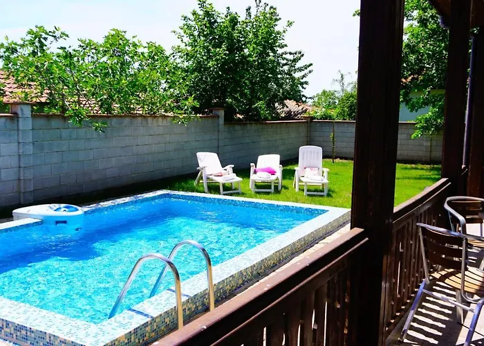 Nyaraló нолан с басейн - Nolan With Private Pool *